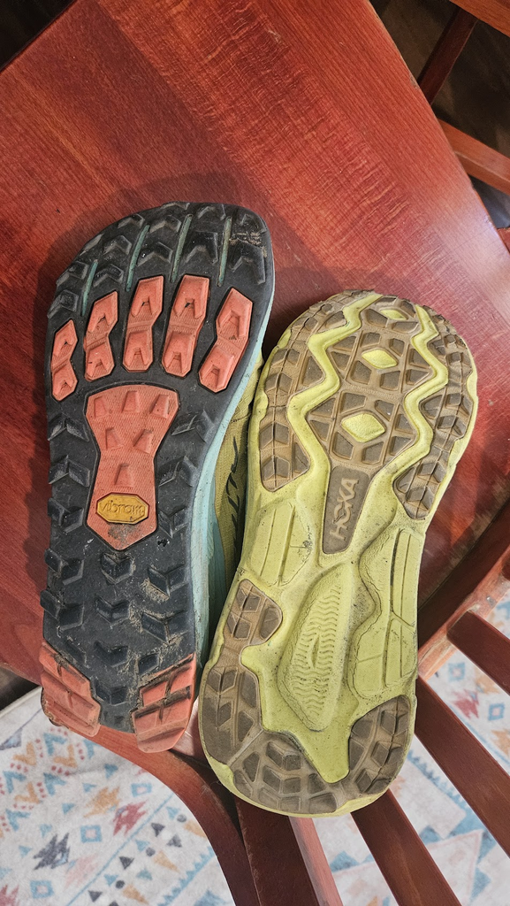 Outsole comparison of an Altra Lonepeak 9+ (Left) and a Challenger ATR 7 (Right)